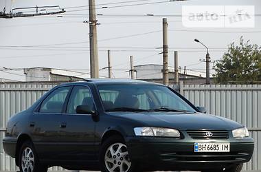 Седан Toyota Camry 2000 в Одессе