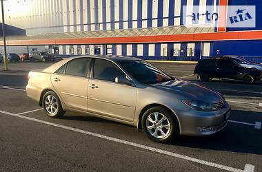 Седан Toyota Camry 2004 в Днепре