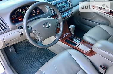 Седан Toyota Camry 2004 в Днепре