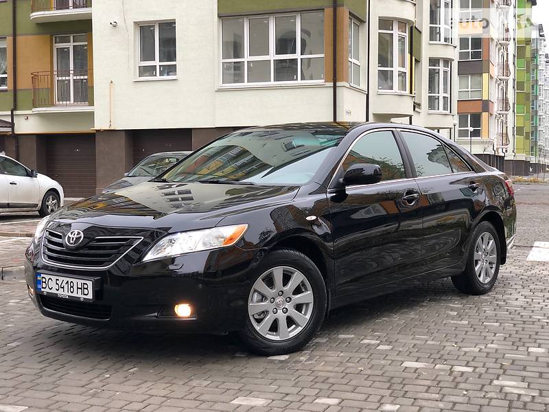 Седан Toyota Camry 2009 в Ивано-Франковске