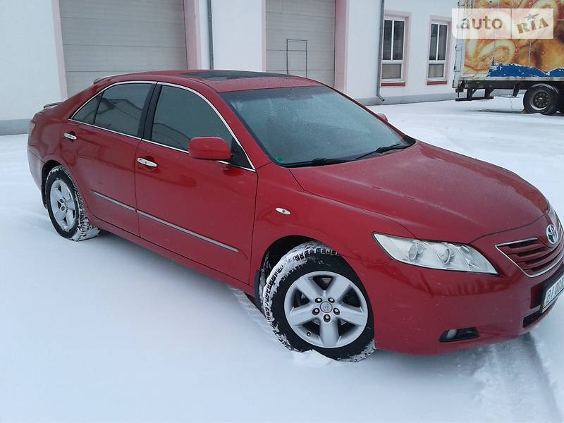 Седан Toyota Camry 2007 в Кременчуге