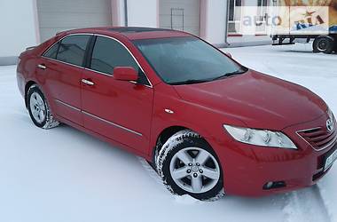 Седан Toyota Camry 2007 в Кременчуге