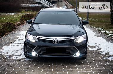 Седан Toyota Camry 2016 в Днепре