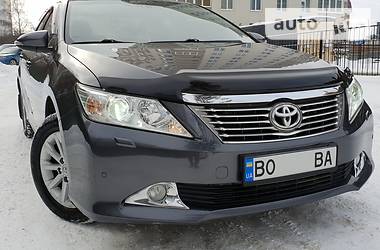 Седан Toyota Camry 2014 в Тернополе
