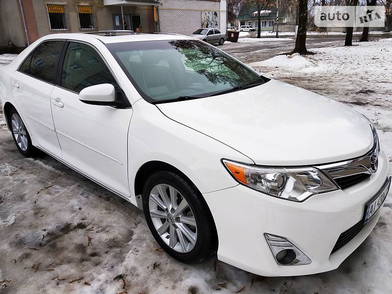 Седан Toyota Camry 2013 в Обухове