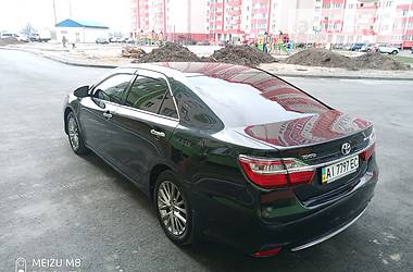 Седан Toyota Camry 2016 в Киеве