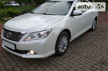 Седан Toyota Camry 2013 в Виннице