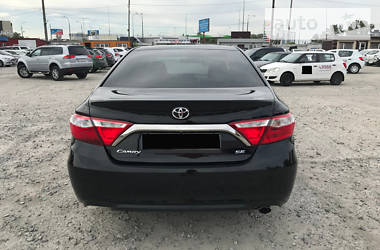 Седан Toyota Camry 2015 в 