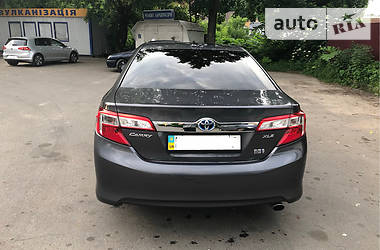 Седан Toyota Camry 2014 в 