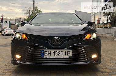 Седан Toyota Camry 2018 в Одессе