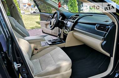 Седан Toyota Camry 2013 в Виннице