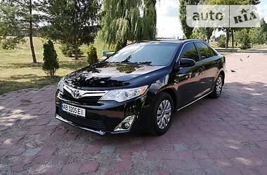 Седан Toyota Camry 2013 в Виннице