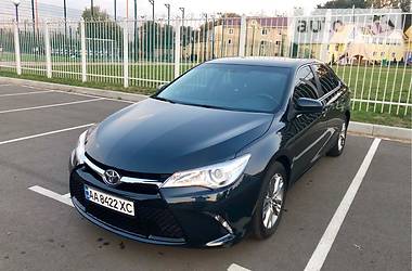 Седан Toyota Camry 2015 в Киеве