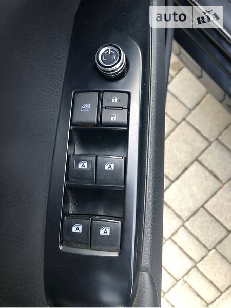 Седан Toyota Camry 2018 в Львові