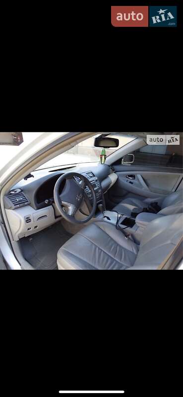 Седан Toyota Camry 2007 в Черновцах