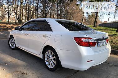 Седан Toyota Camry 2013 в Полтаве