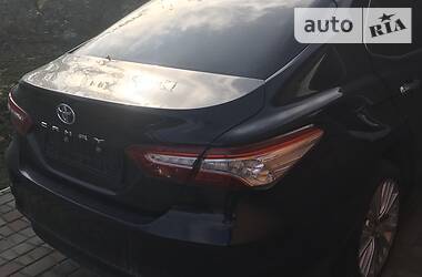Седан Toyota Camry 2018 в Дніпрі