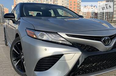 Седан Toyota Camry 2017 в Виннице