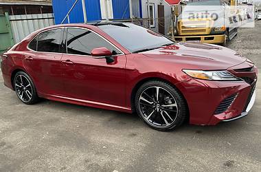 Седан Toyota Camry 2017 в Киеве