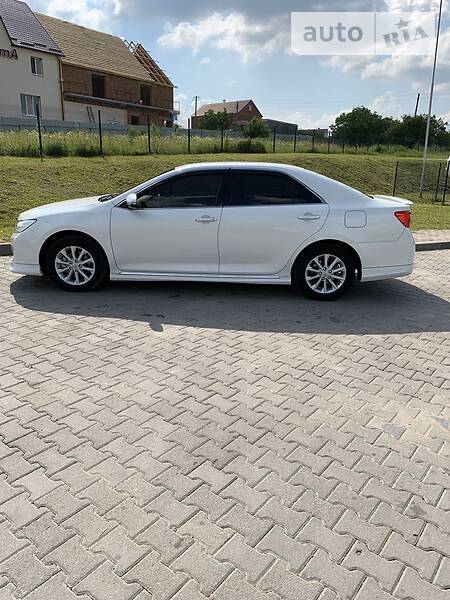 Седан Toyota Camry 2014 в Хмельницькому