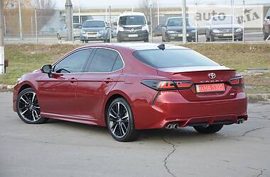Седан Toyota Camry 2017 в 