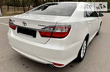 Седан Toyota Camry 2015 в Киеве