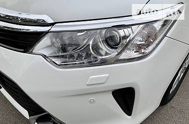 Седан Toyota Camry 2015 в Киеве