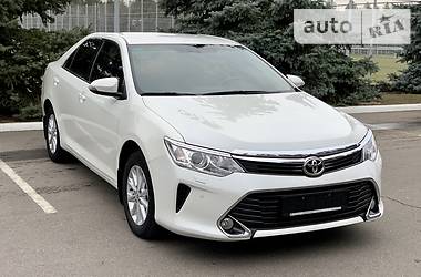 Седан Toyota Camry 2015 в Киеве