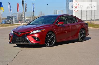 Седан Toyota Camry 2017 в 