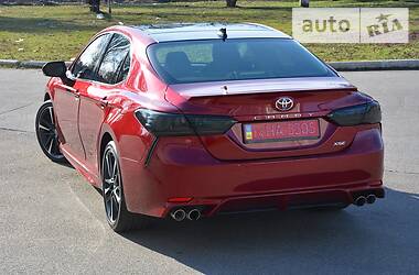 Седан Toyota Camry 2017 в 