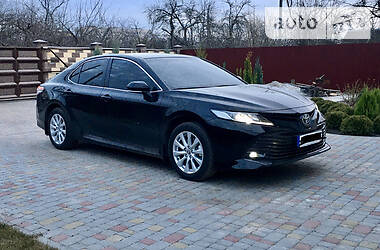 Седан Toyota Camry 2019 в 