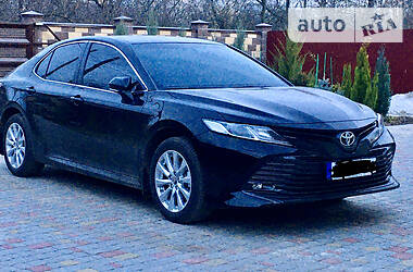 Седан Toyota Camry 2019 в 