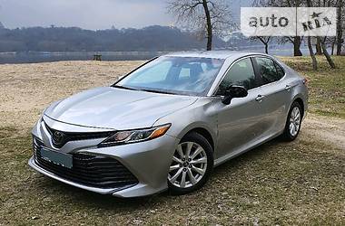 Седан Toyota Camry 2018 в 