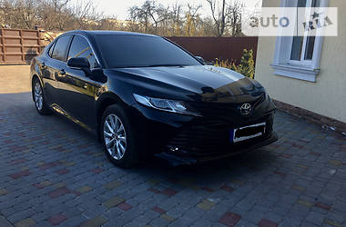 Седан Toyota Camry 2019 в 