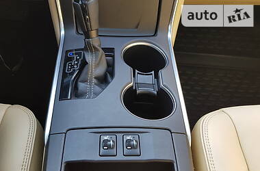 Седан Toyota Camry 2016 в 