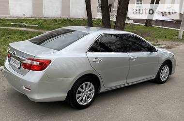 Седан Toyota Camry 2011 в Каменском