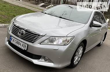 Седан Toyota Camry 2011 в Каменском