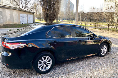 Седан Toyota Camry 2018 в 