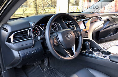 Седан Toyota Camry 2018 в 
