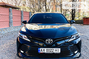 Седан Toyota Camry 2018 в 