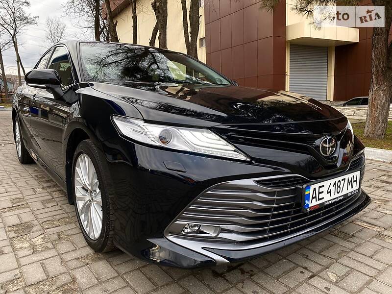 Седан Toyota Camry 2017 в 