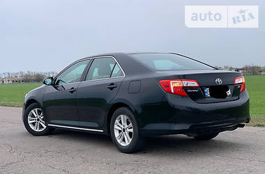 Седан Toyota Camry 2013 в 