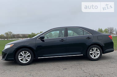Седан Toyota Camry 2013 в 