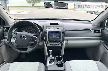 Седан Toyota Camry 2013 в 