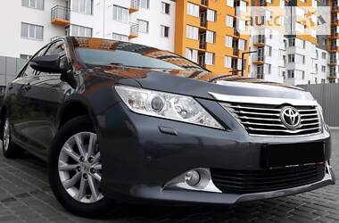 Седан Toyota Camry 2013 в Виннице