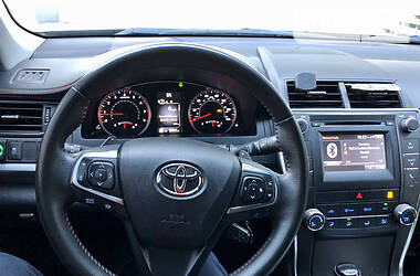 Седан Toyota Camry 2017 в 