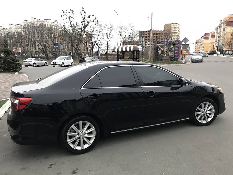 Седан Toyota Camry 2014 в Киеве