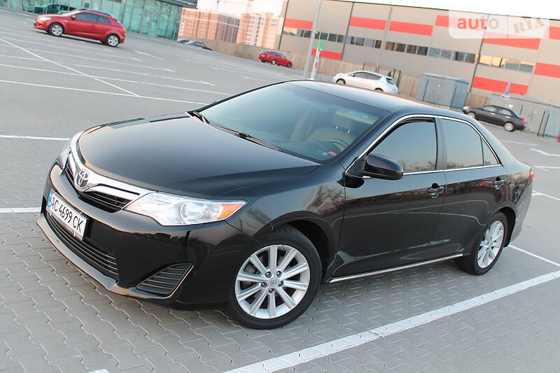 Седан Toyota Camry 2014 в 