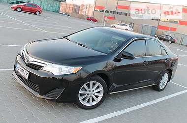 Седан Toyota Camry 2014 в 