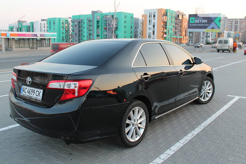 Седан Toyota Camry 2014 в Киеве